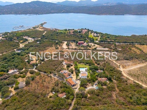 casa indipendente in vendita ad Olbia in zona Cugnana