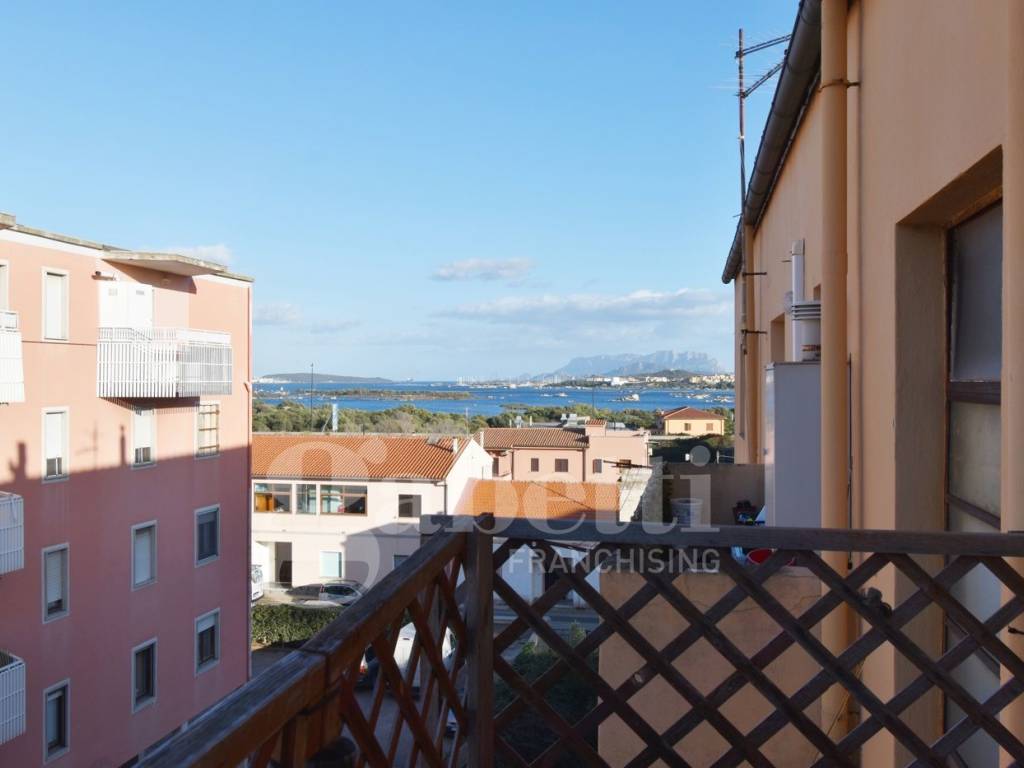 appartamento in vendita ad Olbia in zona San Simplicio