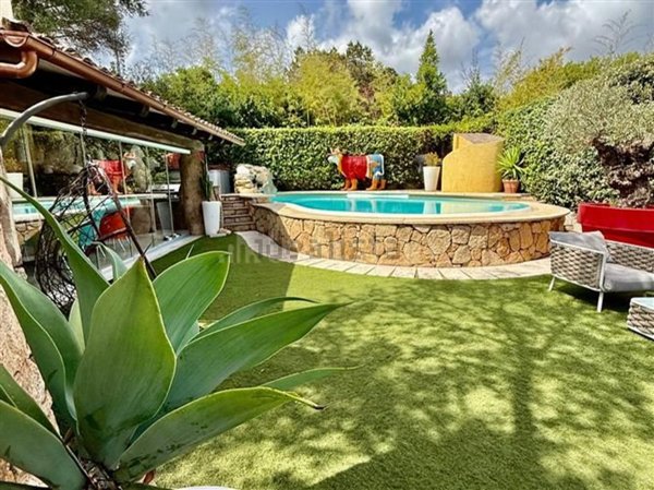 casa indipendente in vendita ad Olbia in zona Pittulongu