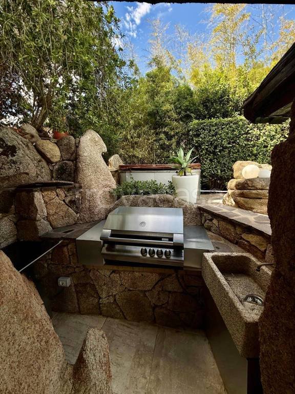 casa indipendente in vendita ad Olbia in zona Pittulongu