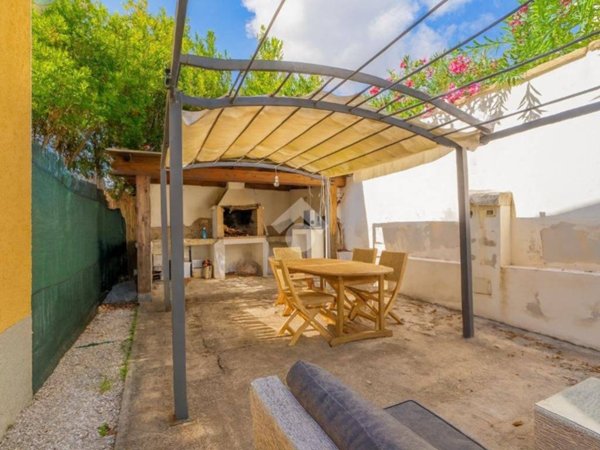 appartamento in vendita ad Olbia in zona Pittulongu
