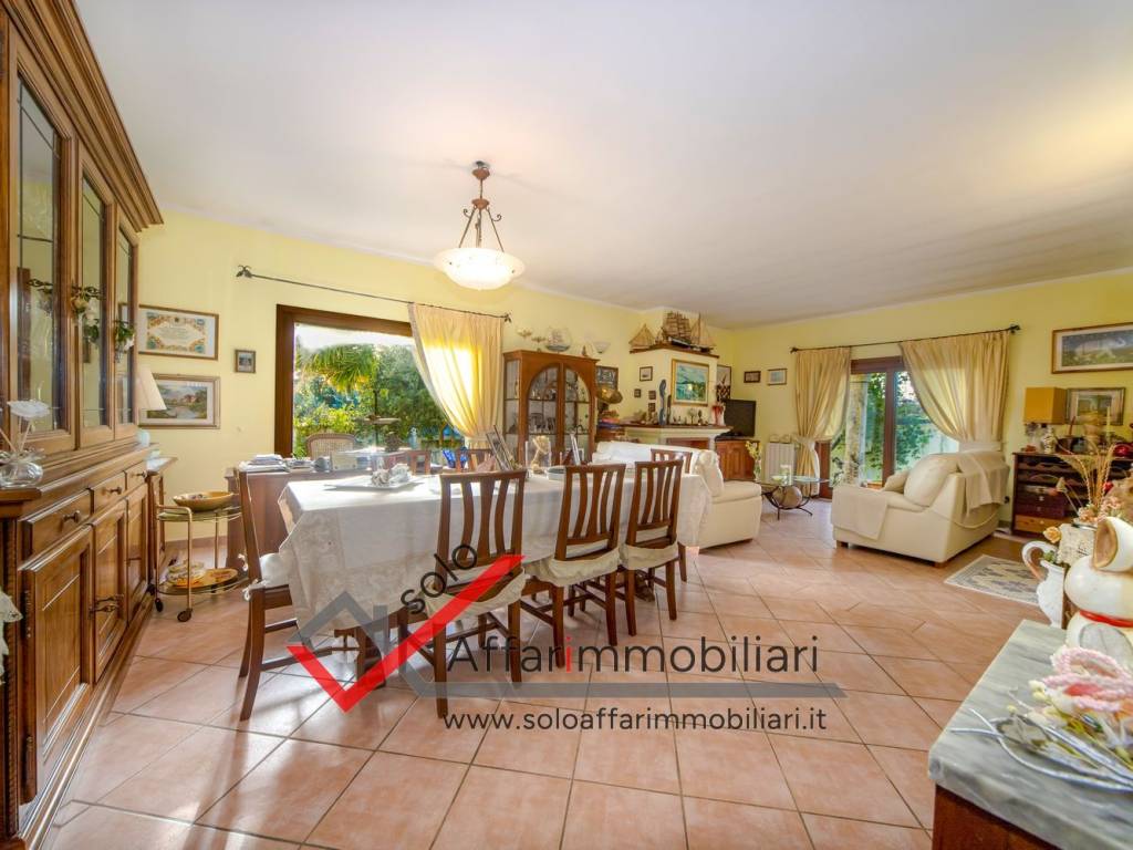 casa indipendente in vendita ad Olbia in zona Barcellona