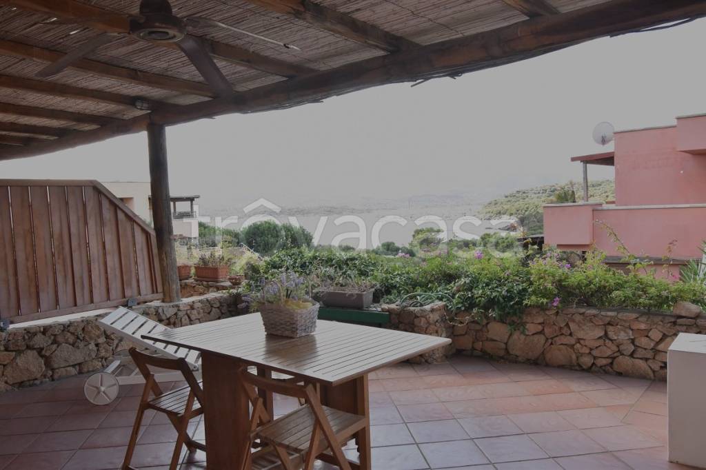 appartamento in vendita ad Olbia in zona Portisco