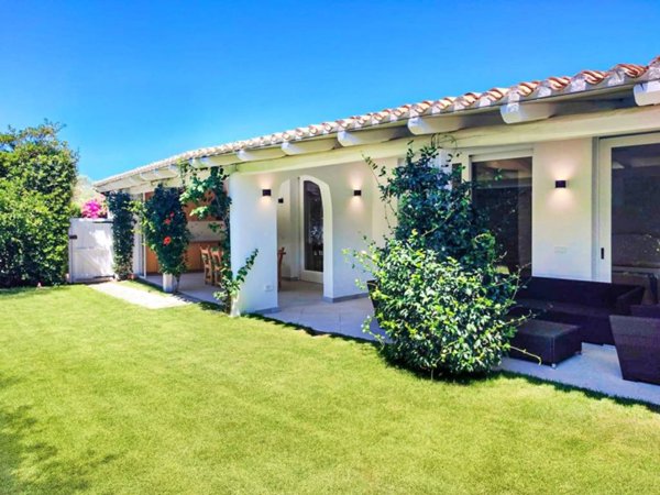 casa indipendente in vendita ad Olbia in zona Porto Istana