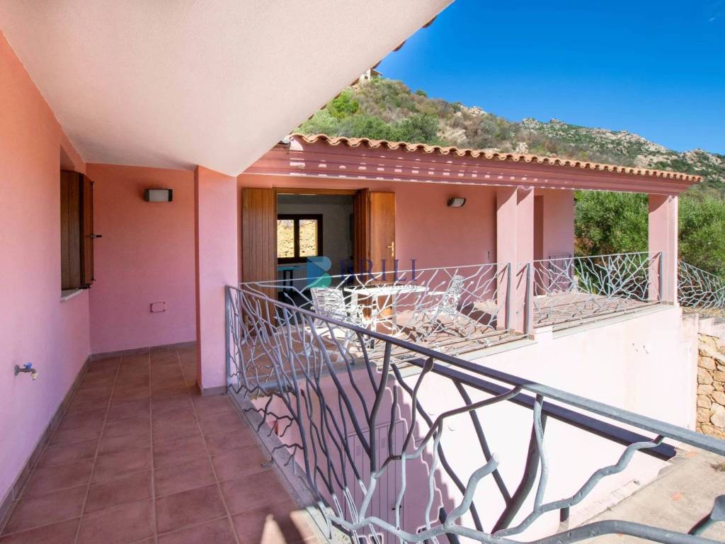 appartamento in vendita ad Olbia in zona Cugnana