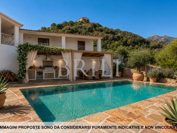 casa indipendente in vendita ad Olbia
