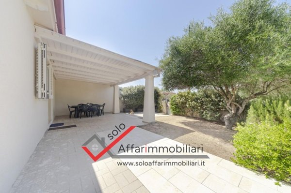 casa indipendente in vendita ad Olbia in zona Pittulongu
