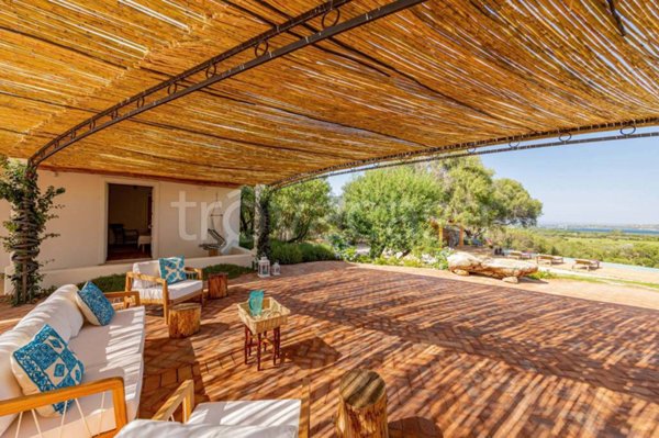 casa indipendente in vendita ad Olbia in zona Cugnana