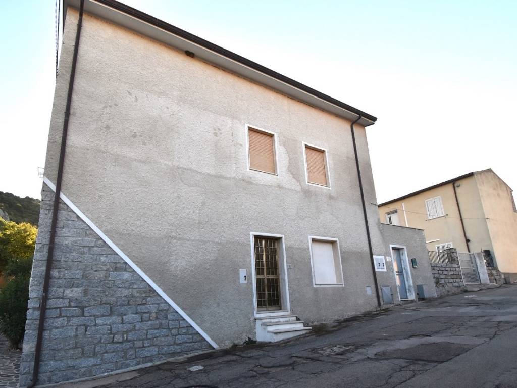 appartamento in vendita ad Olbia in zona Bandinu