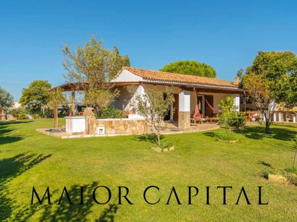 casa indipendente in vendita ad Olbia in zona Pittulongu