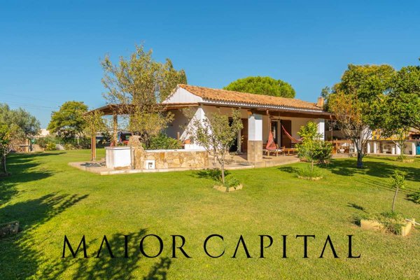 casa indipendente in vendita ad Olbia in zona Pittulongu