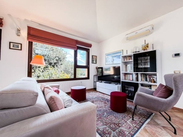 casa indipendente in vendita ad Olbia in zona Aldo Moro