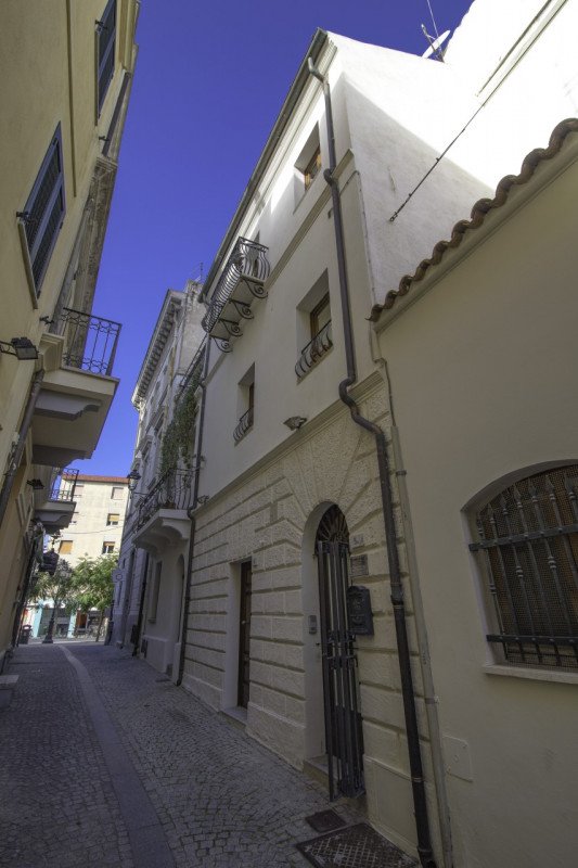 casa indipendente in vendita ad Olbia in zona Centro Storico