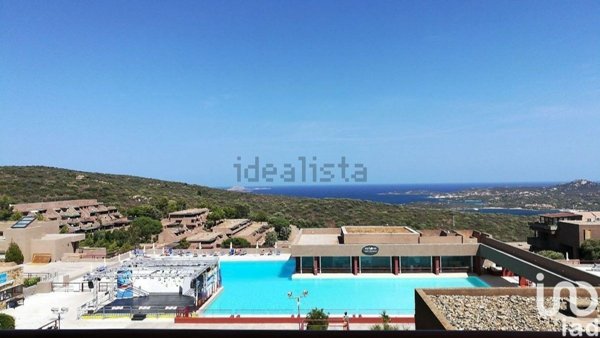 appartamento in vendita ad Olbia in zona Cugnana