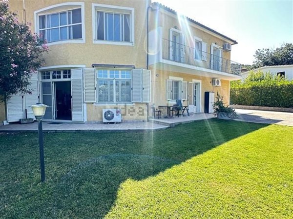 casa indipendente in vendita ad Olbia in zona Pittulongu