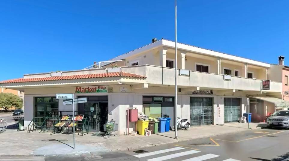 negozio in vendita ad Olbia in zona Olbia Mare / Sa Marinedda