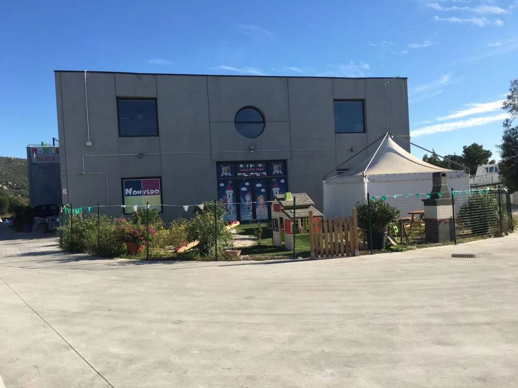 negozio in vendita ad Olbia in zona Pittulongu