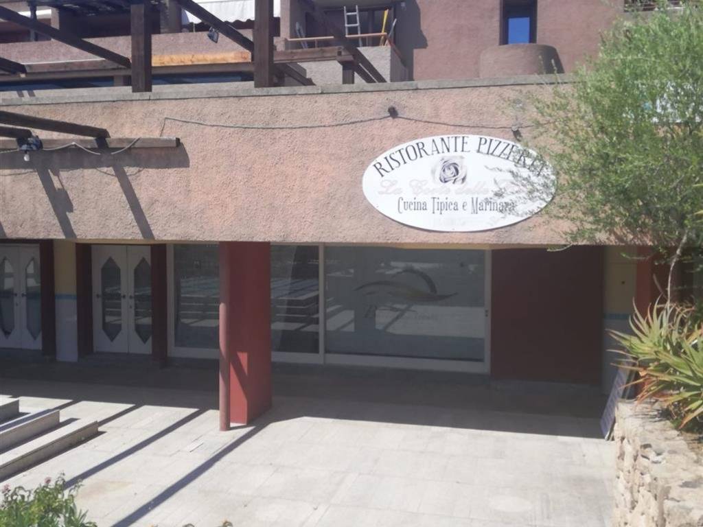negozio in vendita ad Olbia in zona Cugnana