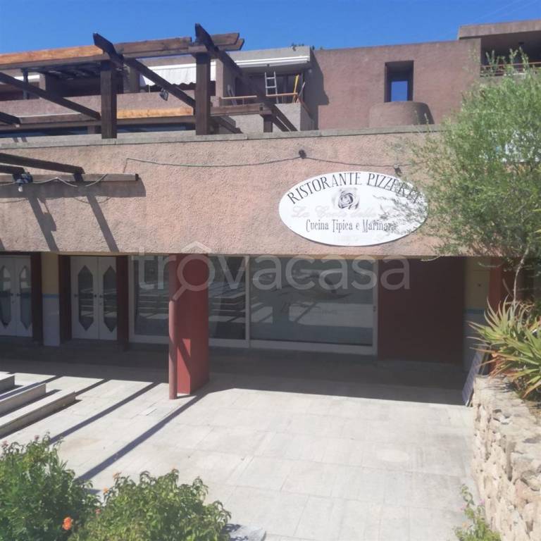 negozio in vendita ad Olbia in zona Cugnana