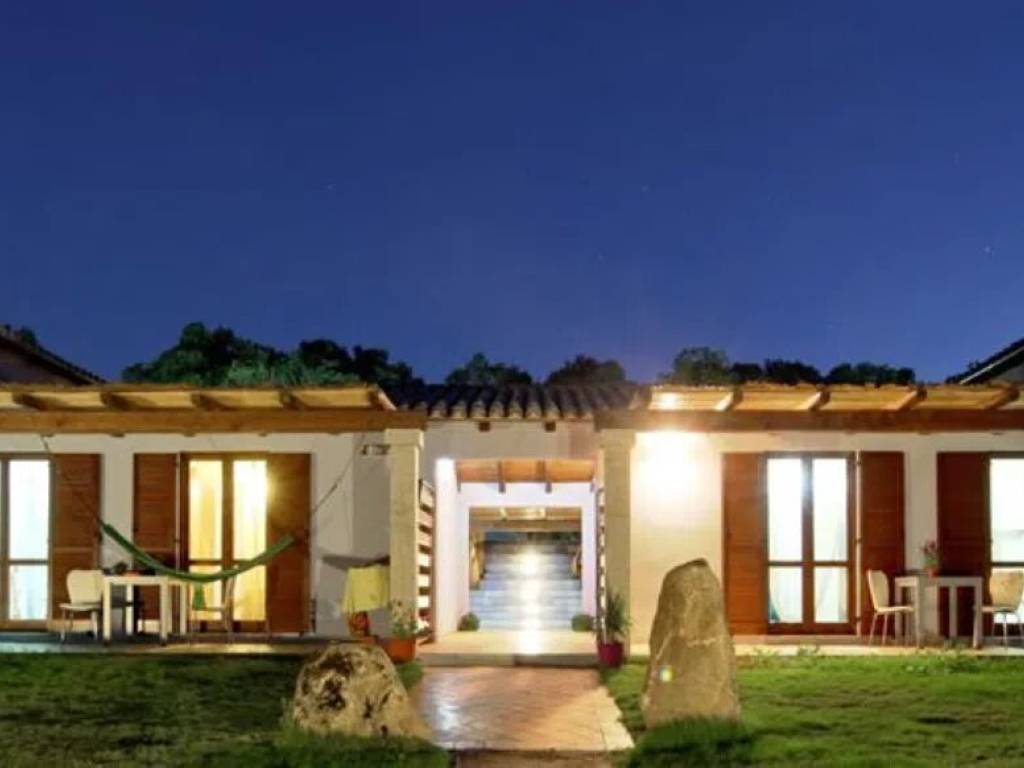 casa indipendente in vendita ad Olbia in zona Pittulongu
