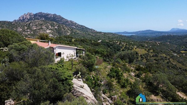 casa indipendente in vendita ad Olbia in zona Sole Ruiu