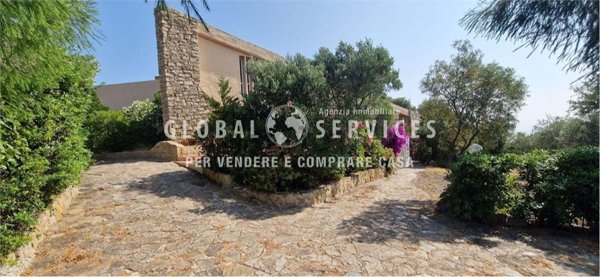 casa indipendente in vendita ad Olbia in zona San Pantaleo