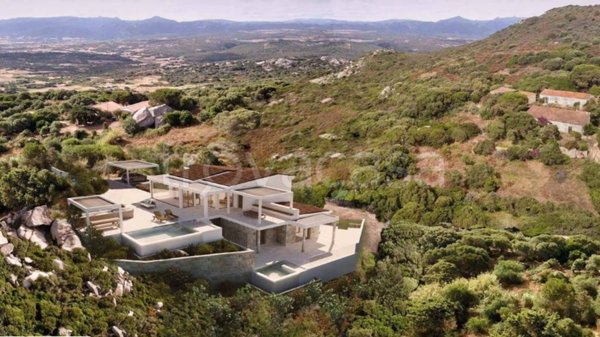 casa indipendente in vendita ad Olbia in zona Cugnana