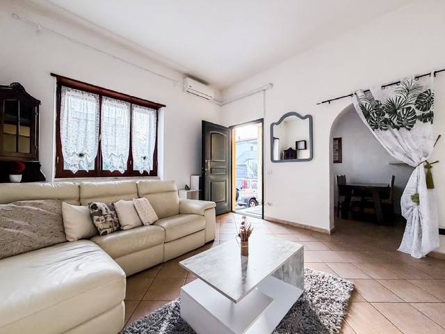 casa indipendente in vendita ad Olbia in zona Vittorio Veneto