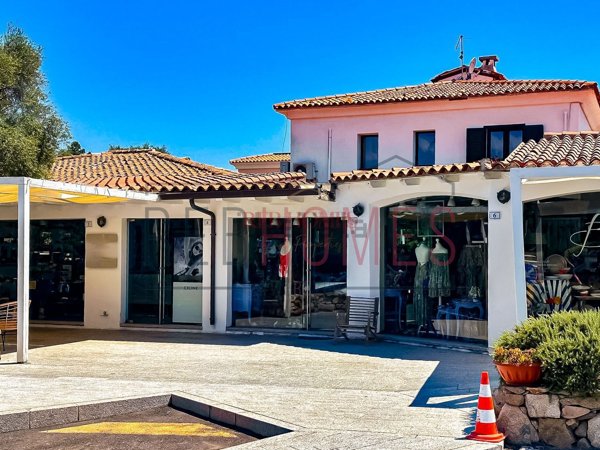 negozio in vendita ad Olbia in zona Porto Rotondo