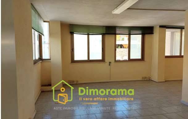 ufficio in vendita ad Olbia in zona Centro Storico