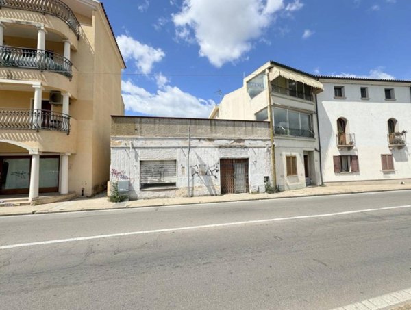 locale commerciale in vendita ad Olbia in zona Fausto Noce