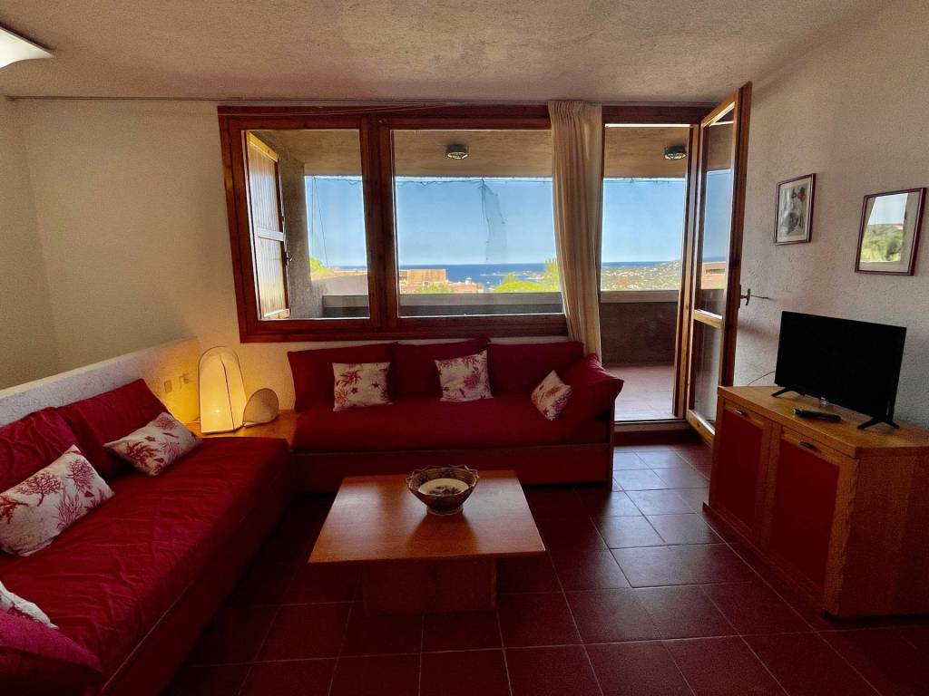 appartamento in vendita ad Olbia in zona Cugnana