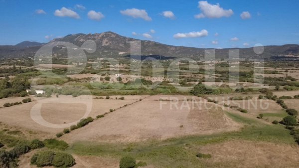 terreno agricolo in vendita ad Olbia in zona Putzolu