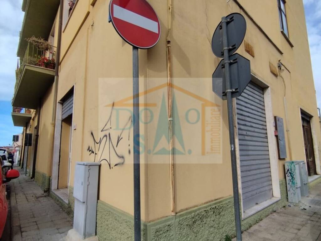 negozio in vendita ad Olbia in zona Aldo Moro