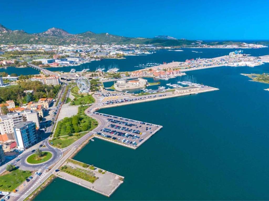 casa indipendente in vendita ad Olbia in zona Baratta