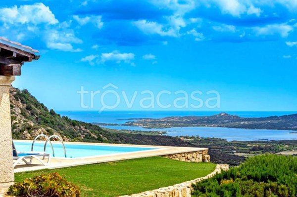 casa indipendente in vendita ad Olbia in zona Cugnana