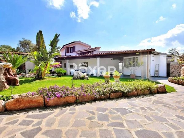 casa indipendente in vendita ad Olbia in zona Porto Istana