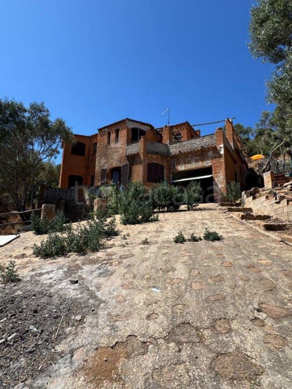 casa indipendente in vendita ad Olbia in zona Porto Istana