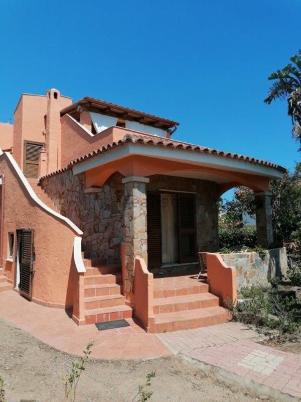 casa indipendente in vendita ad Olbia in zona Pittulongu