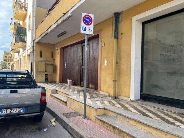 negozio in vendita ad Olbia in zona San Simplicio