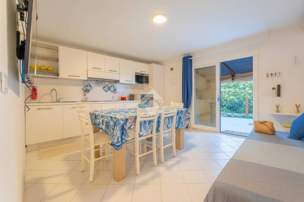 appartamento in vendita ad Olbia in zona Pittulongu