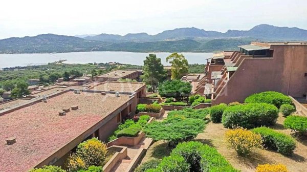 appartamento in vendita ad Olbia in zona Cugnana