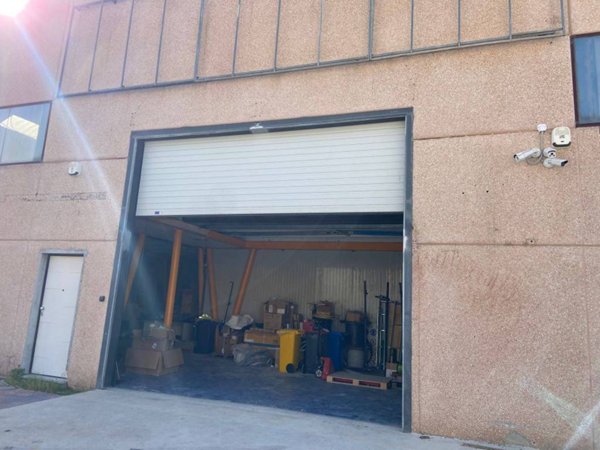 negozio in vendita ad Olbia in zona Aldo Moro