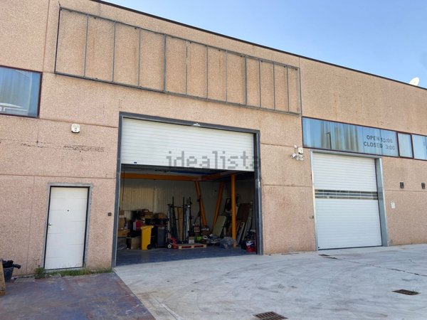 capannone in vendita ad Olbia in zona Aldo Moro