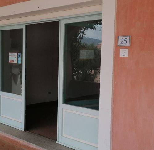 negozio in vendita ad Olbia in zona Porto Rotondo