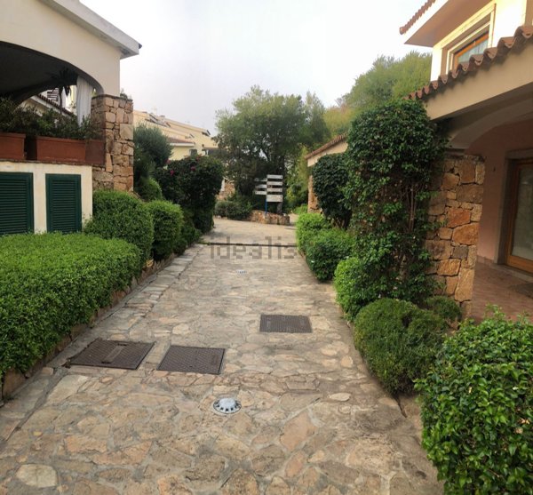 appartamento in vendita ad Olbia in zona Rudalza