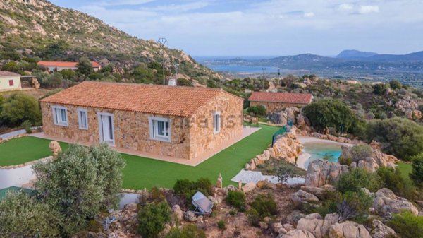 esavano in vendita ad Olbia in zona Rudalza