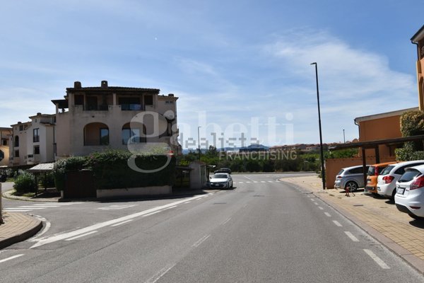 appartamento in vendita ad Olbia in zona San Simplicio