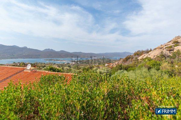 appartamento in vendita ad Olbia in zona Rudalza