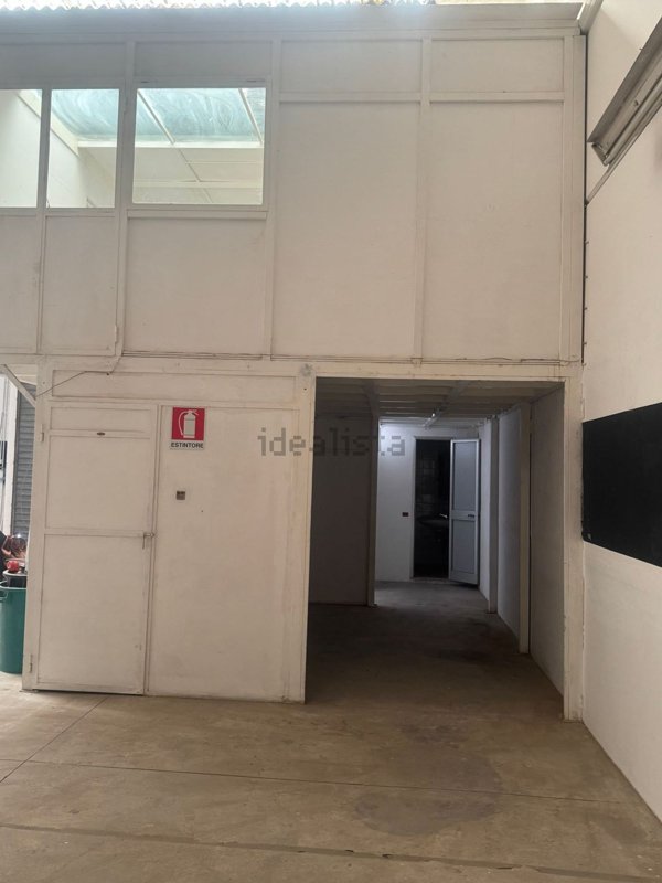 capannone in vendita ad Olbia